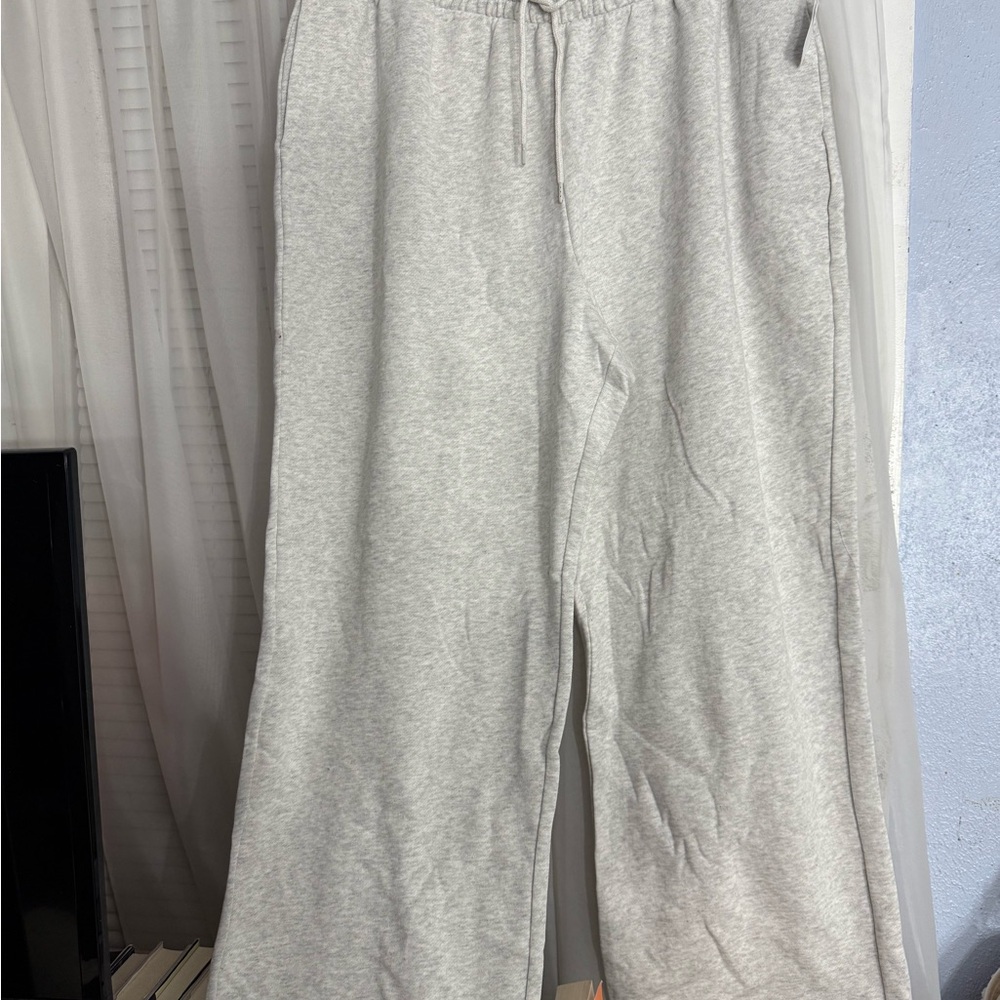 Old Navy Light Gray Sweatpants